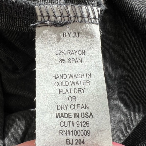 NWT BY JJ Women's Long Sleeve Button Down Grey Stretch Blouse Top Size L - Picture 16 of 16